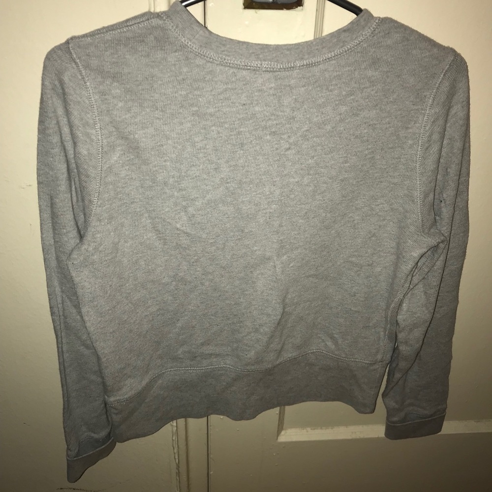 worn, good condition, gap gray crewneck sweatshirt - Picture 2 of 3